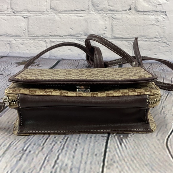 LIZ CLAIBORNE Brown/Tan Vinyl Crossbody/Clutch Bag - Picture 10 of 17